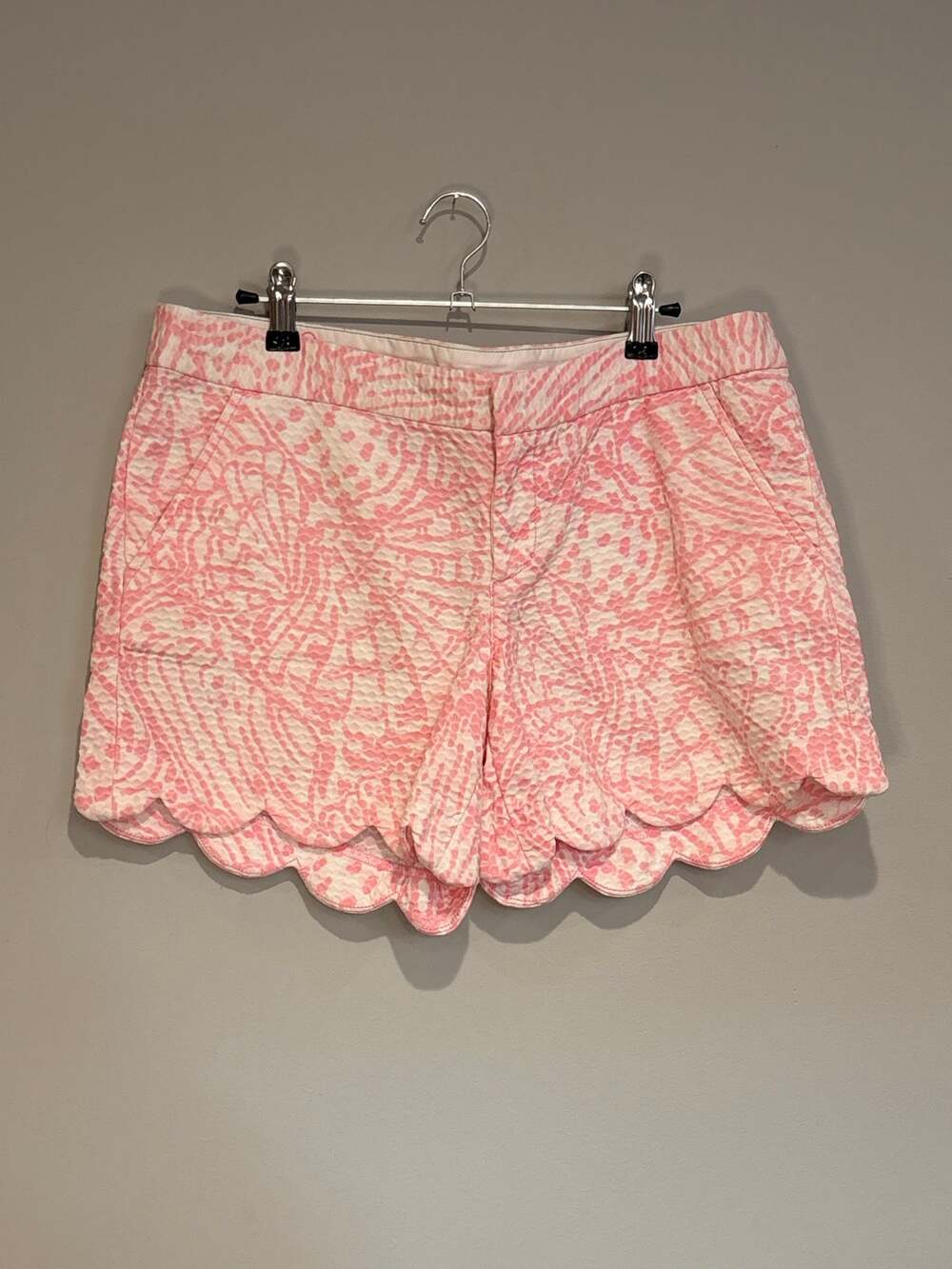 Lily Pulitzer Buttercup Shorts in Hubba Bubba Sea Cups, size 4